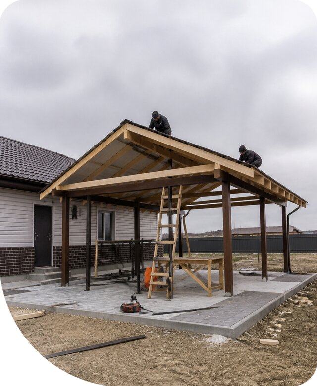Двускатный навес в Качканаре под ключ: изготовление и монтаж